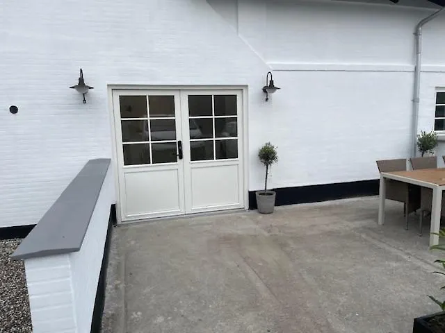 Apartment Large 1st Floor