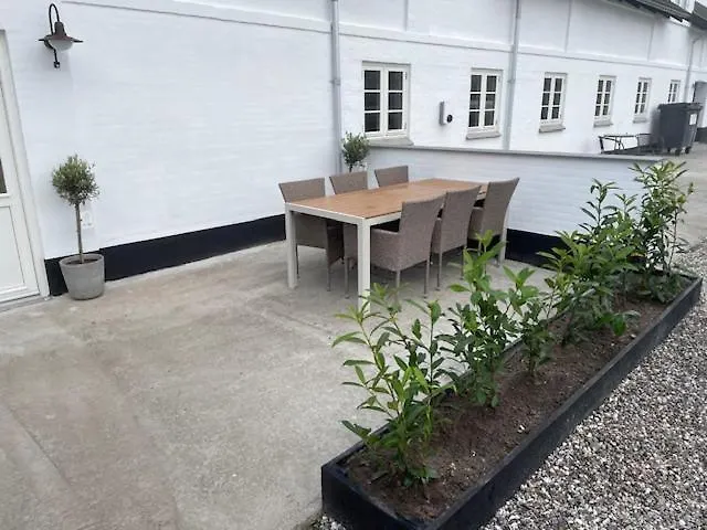 Apartment Large 1st Floor Kongerslev